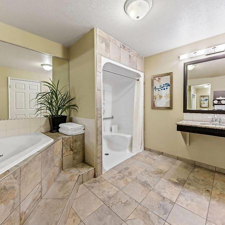 Готель Wingate By Wyndham Calgary South Екстер'єр фото